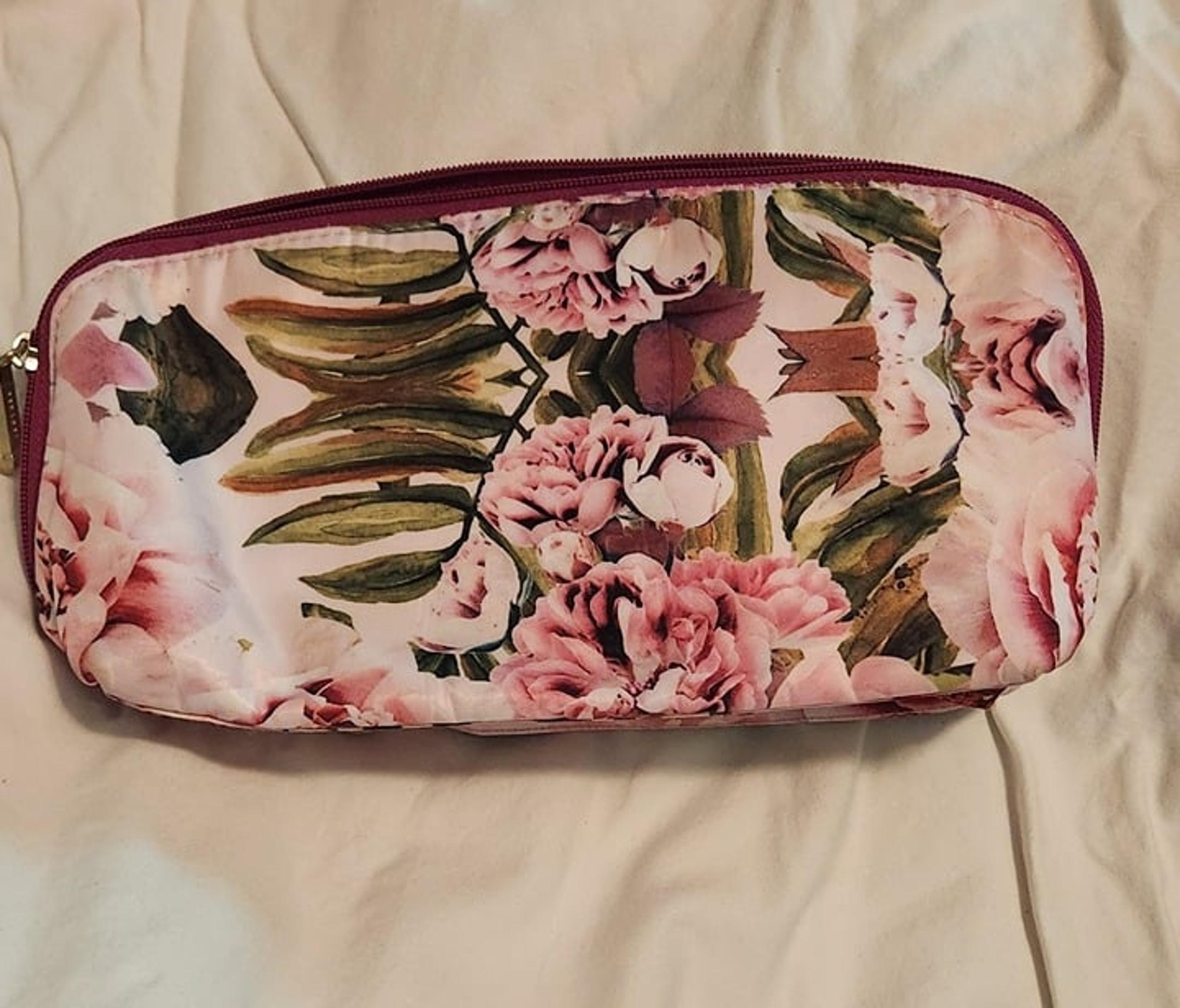 BagPink Flowered Make Up Bag by Kestrel