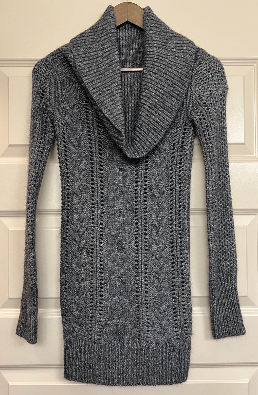 Club Monaco Gray Wool Cable Knit Cowl Neck Sweater S Long Sleeve