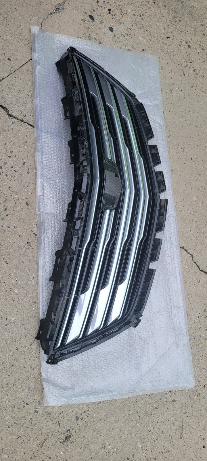 Genuine OEM 2018 Cadillac X5 Front Grille