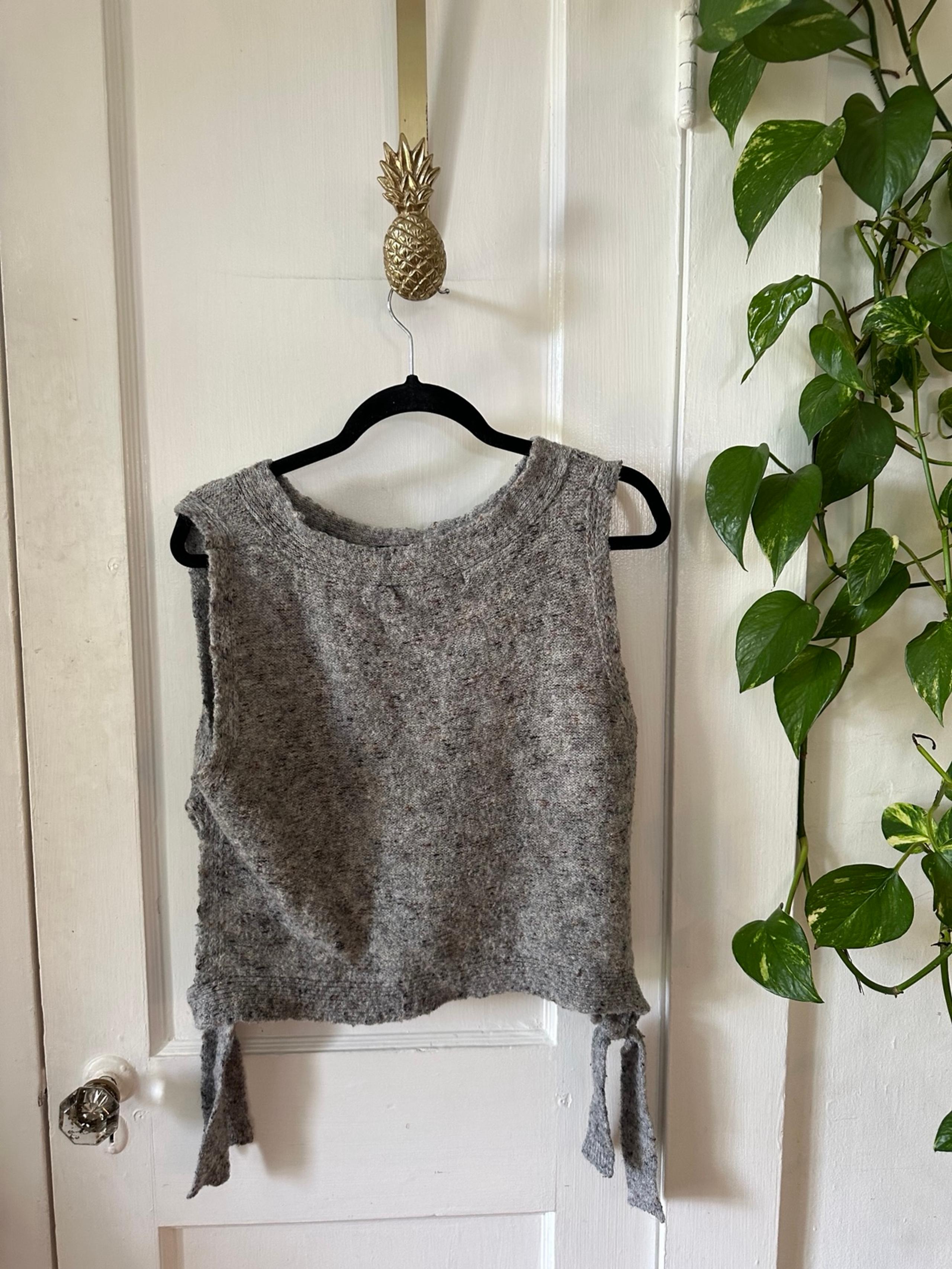 Max Studio women’s size x-large gray vest