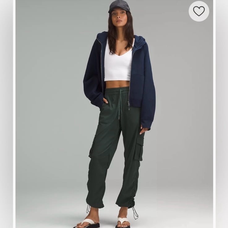 NWT Lululemon dance studio mid rise, relaxed, fit cargo pant, size Large.