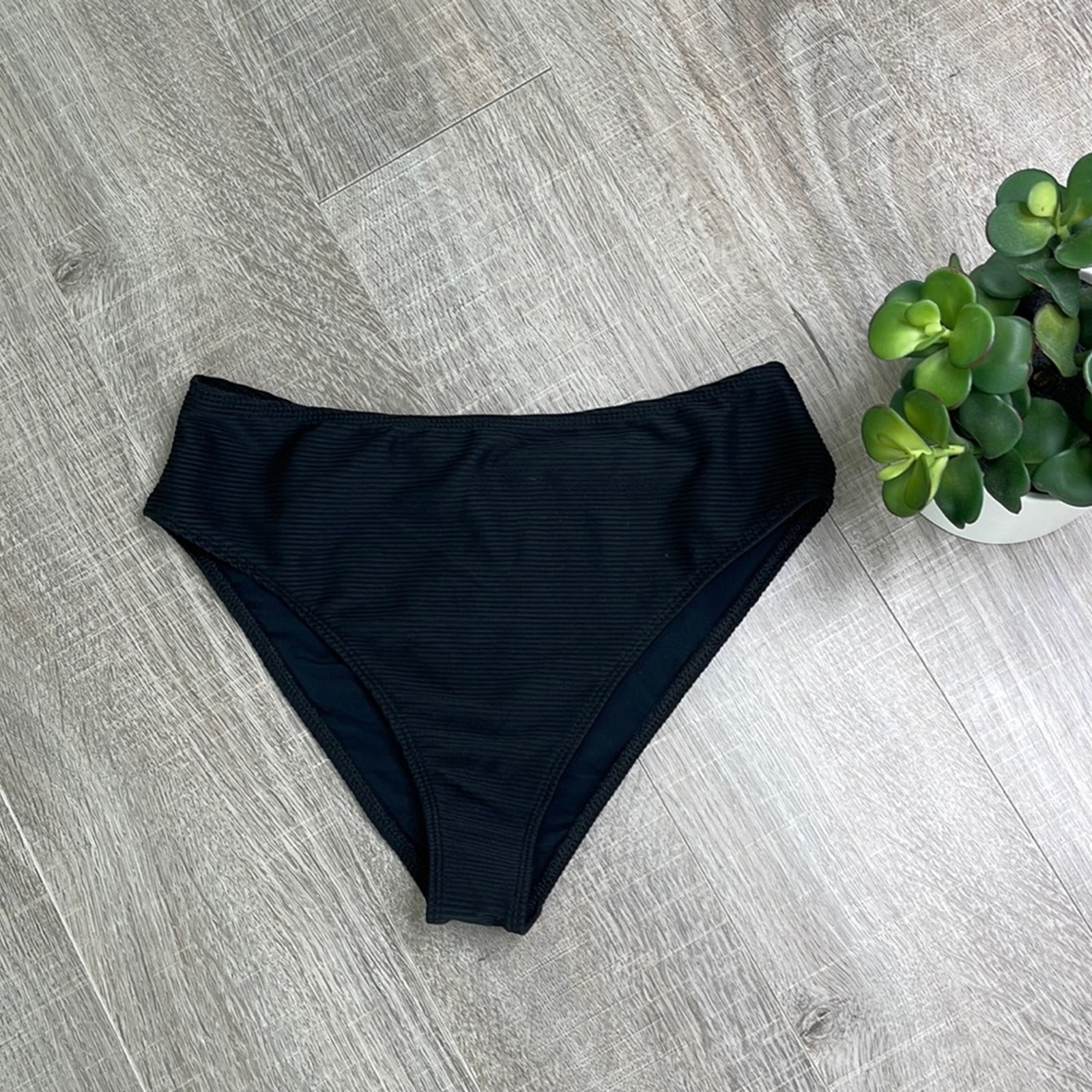 L*SPACE Black Ribbed Bikini Bottoms Women’s Size 10