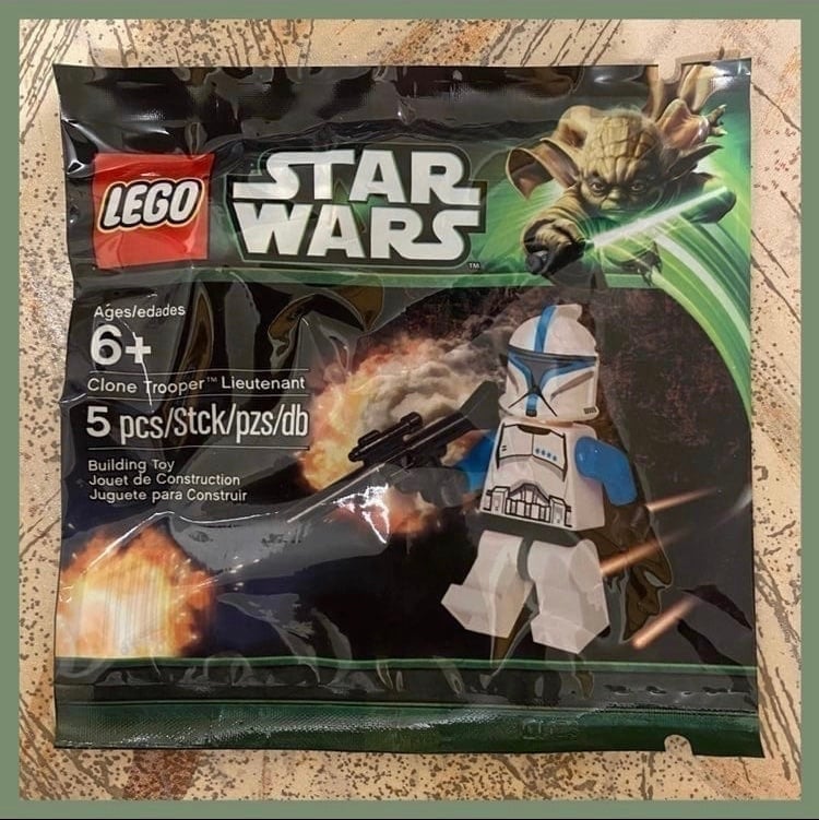 LEGO Star Wars. Clone Trooper Lieutenant. Sealed polybag.