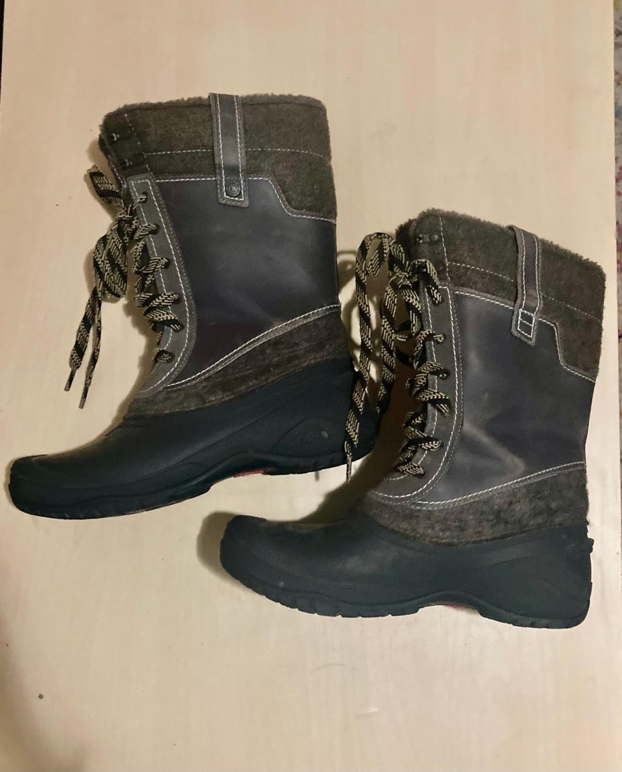 The North Face Shellista Snow Boots Black Grey Rubber Faux Fur Women’s Sz 11