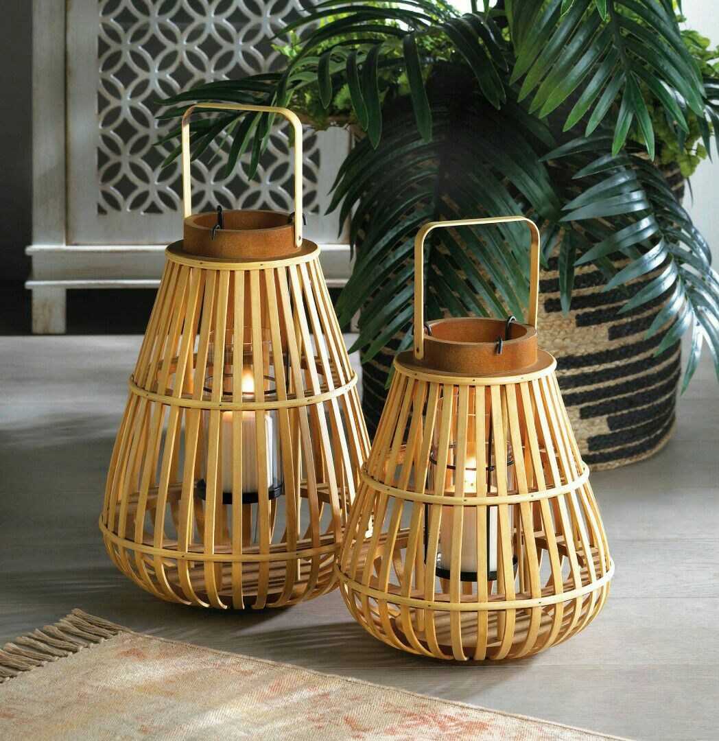 SMALL SLAT WOOD LANTERN