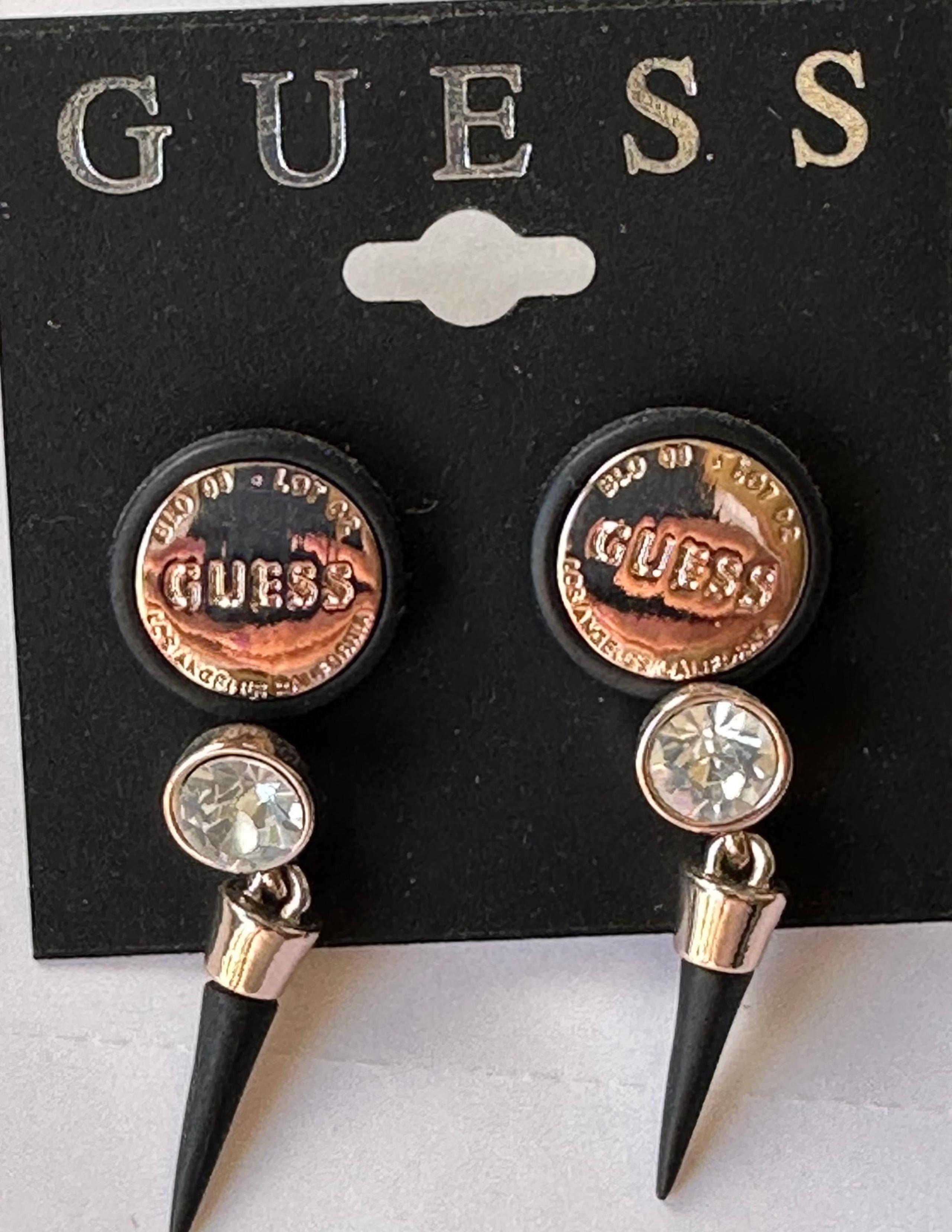 New Guess set/2 pairs of Earrings
