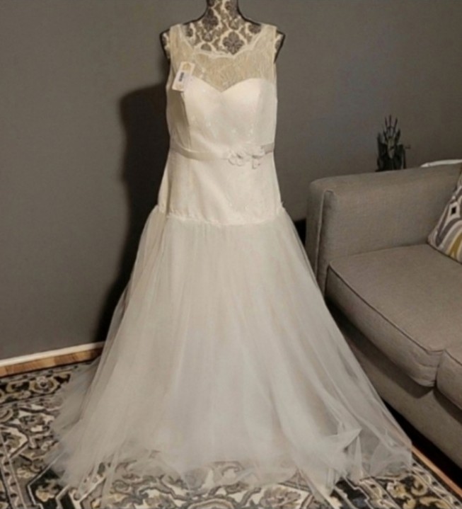 Impressions Lace & Tulle Wedding Dress