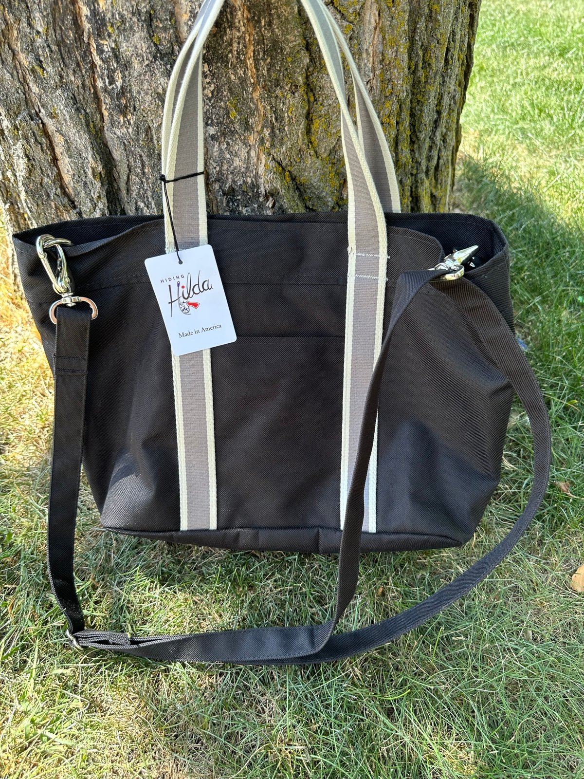 Hiding Hilda “Beth” tote