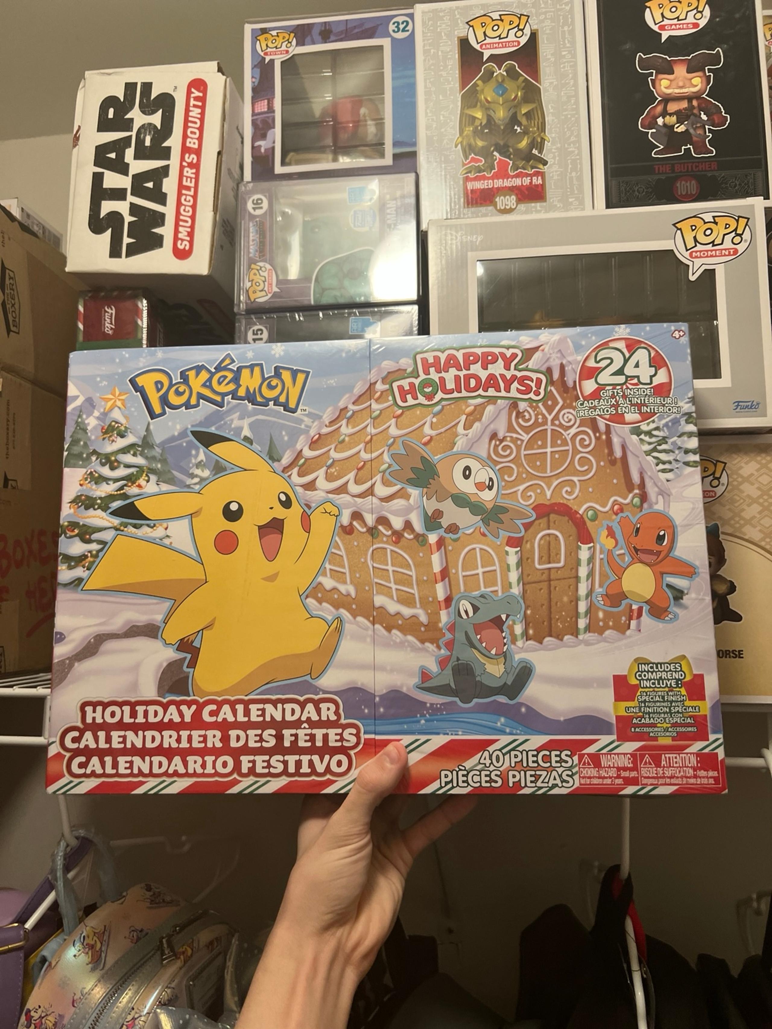 POKEMON HOLIDAY CALENDAR - Features 16 2-Inch Battle Figures SEALED
