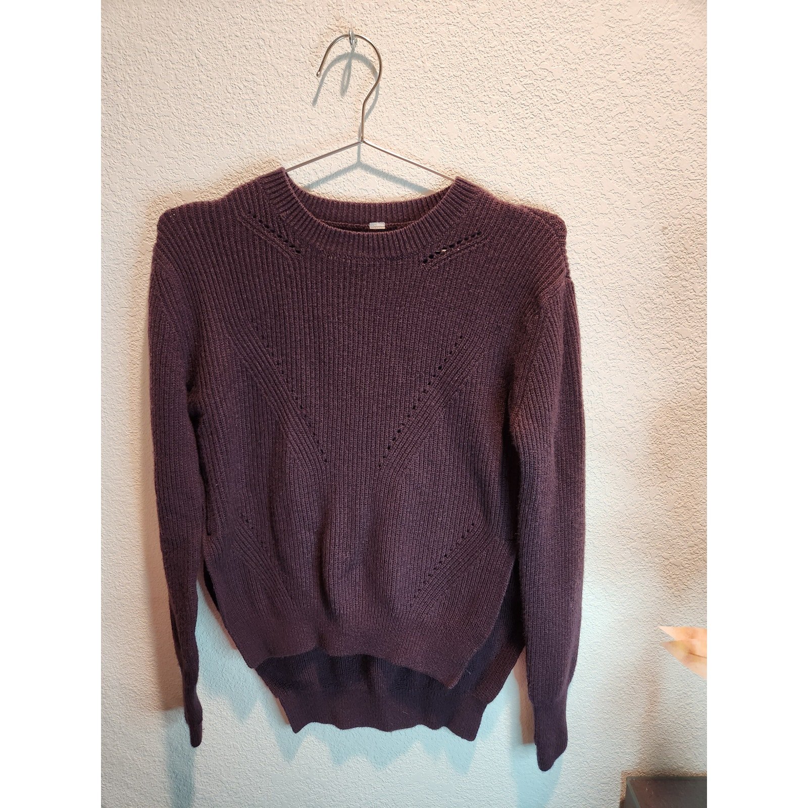 Womens LULULEMON Sweater 100% Merino Wool Thumbholes Hi-Low Purple 8 PTP 20