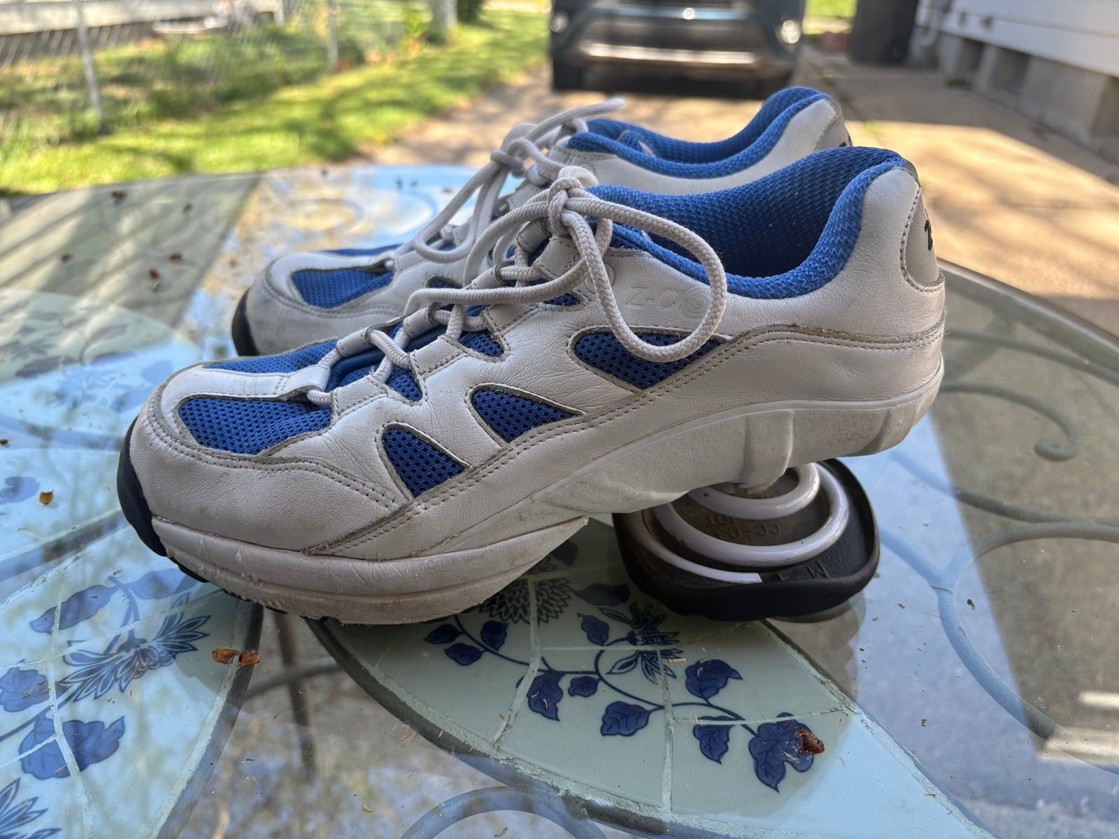 Z-Coil Women's Size 8 Shoes White Blue Comfort Orthopedic Pain Relief Sneaker