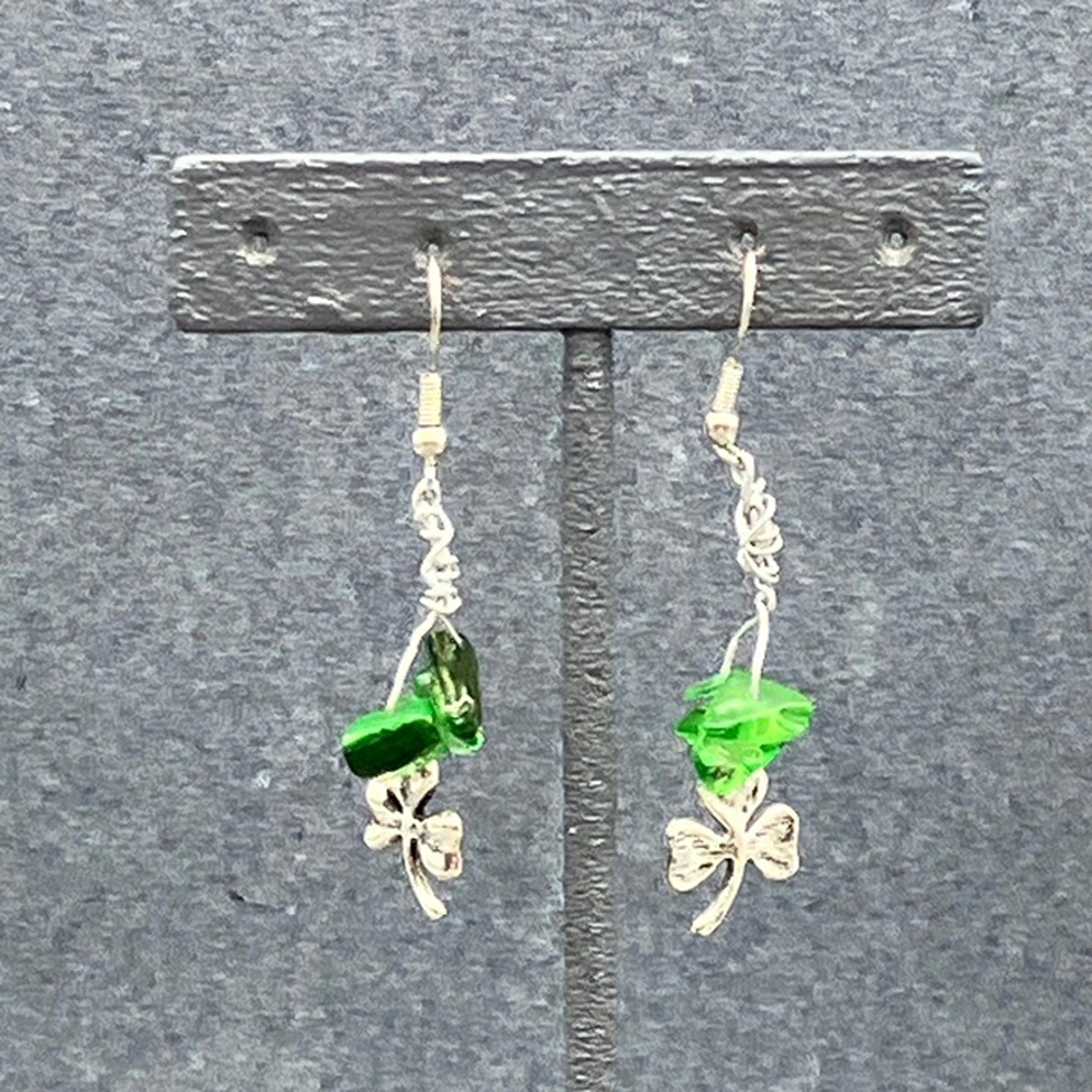 St Patricks Day Irish Earrings 1.5 In Dangle Green Chip Silver Shamrock Clover
