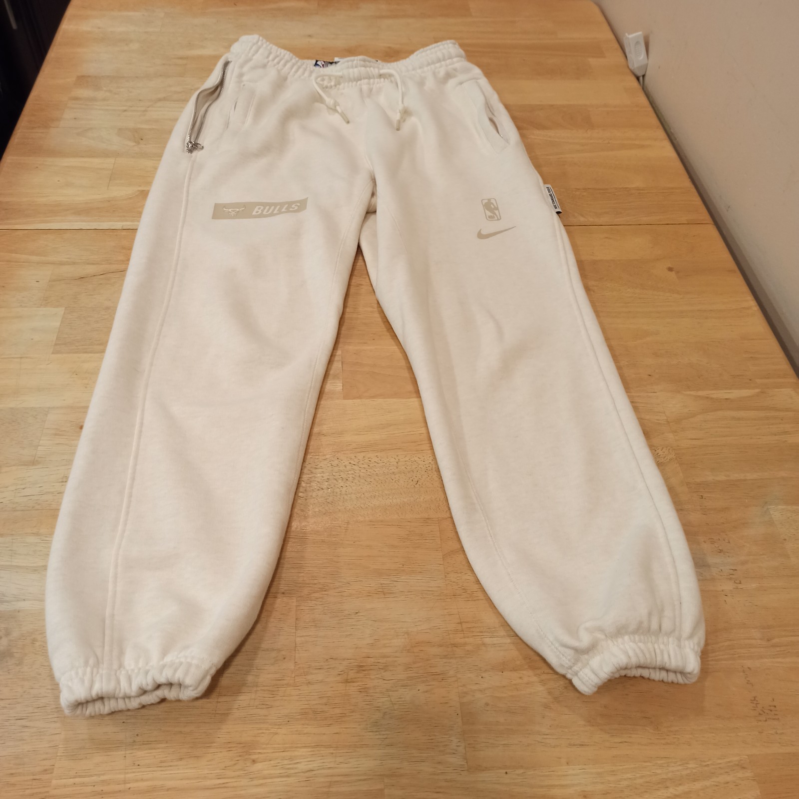Nike NBA Chicago Bulls Cream Showtime Performance Pants Men's Size Small