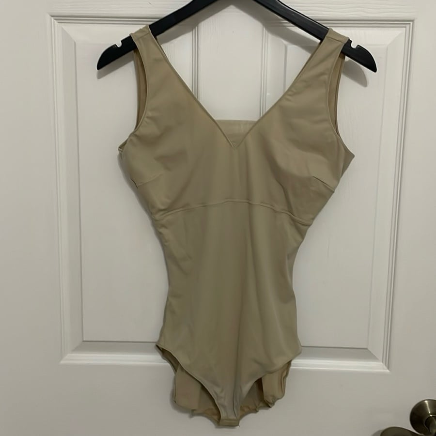 Star Power by SPANX women’s Thin Vogue Lightweight Tank Body Shaper