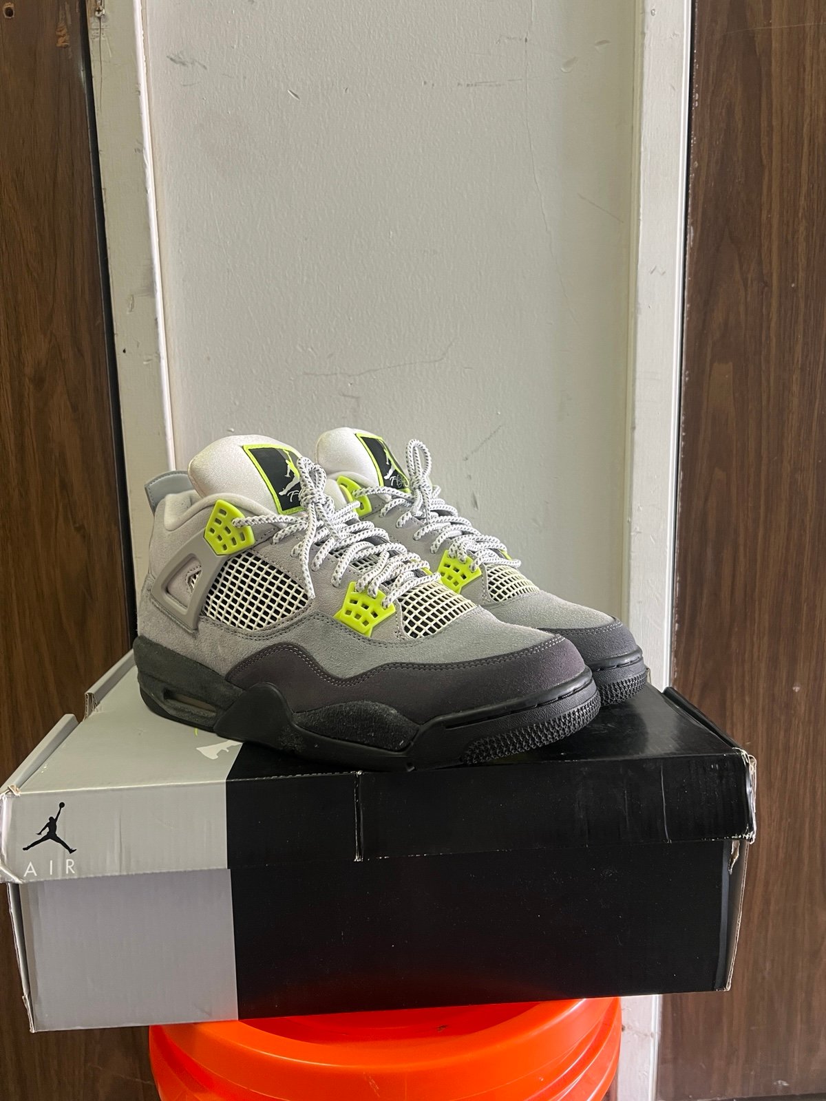 Air Jordan 4 ‘Neon 95’