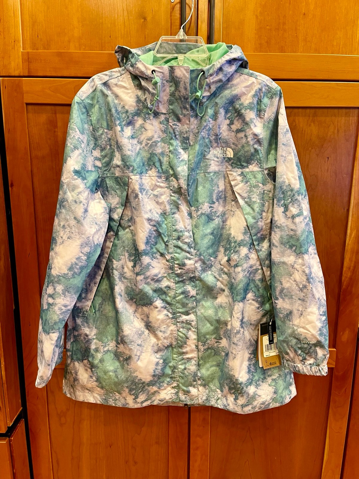 Women’s NEW The North Face Green Blue and White Rain Coat, Size XL