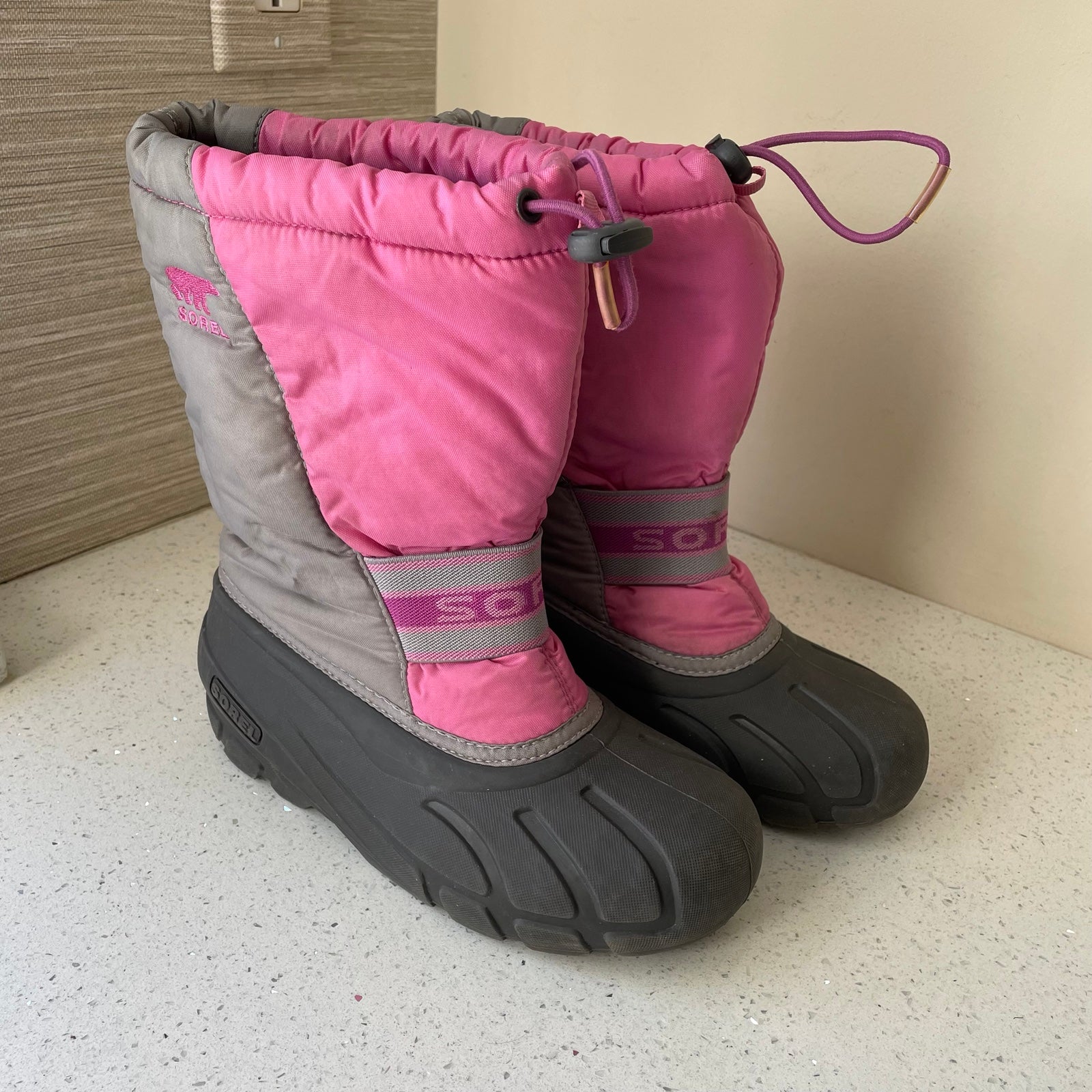 Sorel | Insulated Pink Waterproof Snow Boots (Size 4)