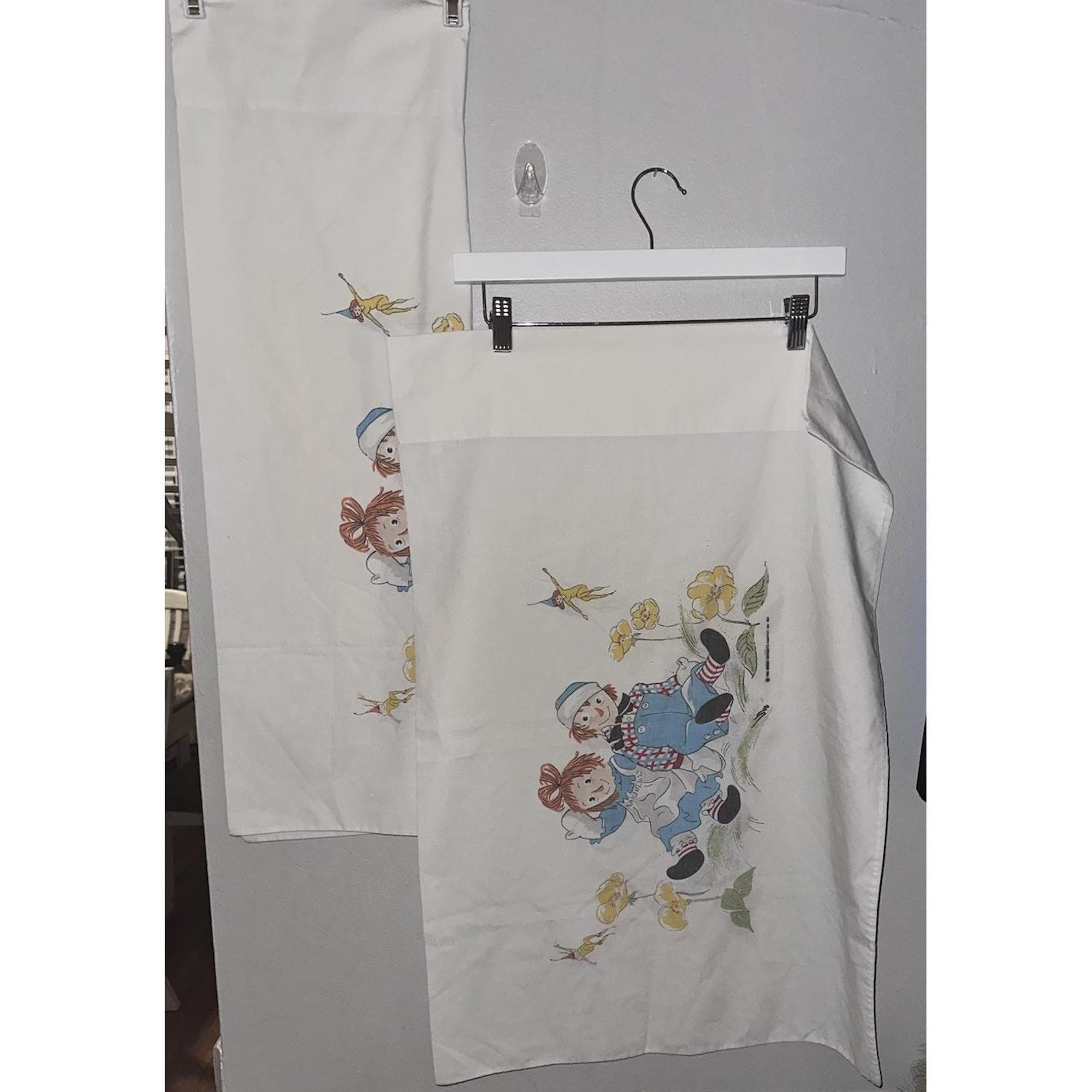Vintage Pair Wamsutta Raggedy Ann Andy Pixie Flower Ultracale Pillowcases USA