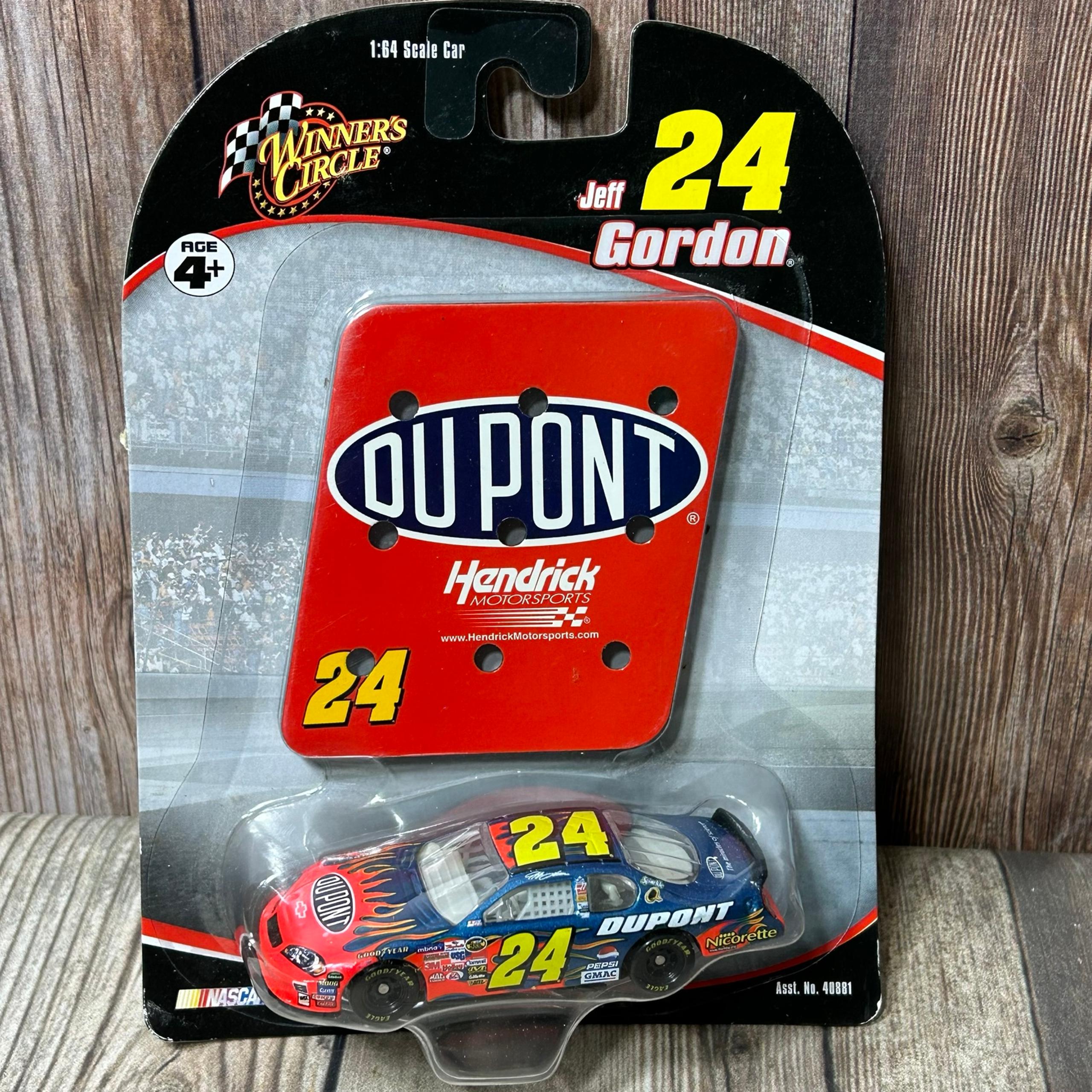 Jeff Gordon Dupont 2006 Nascar Pit Sign Series Winners Circle Race Car #24