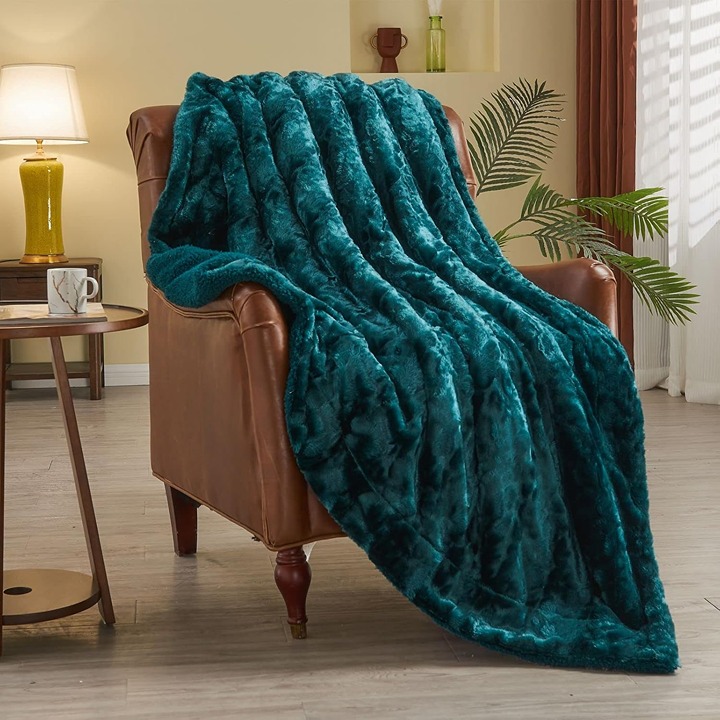 Super Soft Faux Fur Blanket Twin Size Dark Teal Sherpa Fuzzy Plush 60 x80
