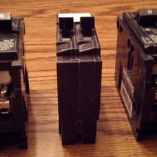 Lot of 3: Siemens Circuit Breakers :: 2 ea: 20A 1P + 1 ea: 15A/15A :: FREE Shipp