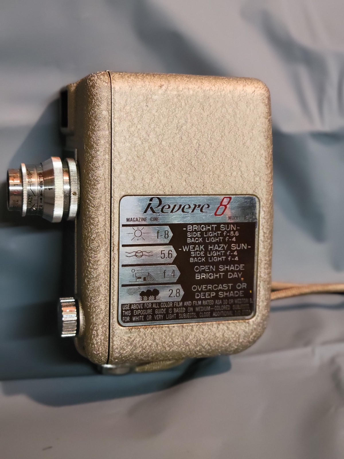 REVERE 8 MODEL B-61 8mm MOVIE CAMERA, STRAP