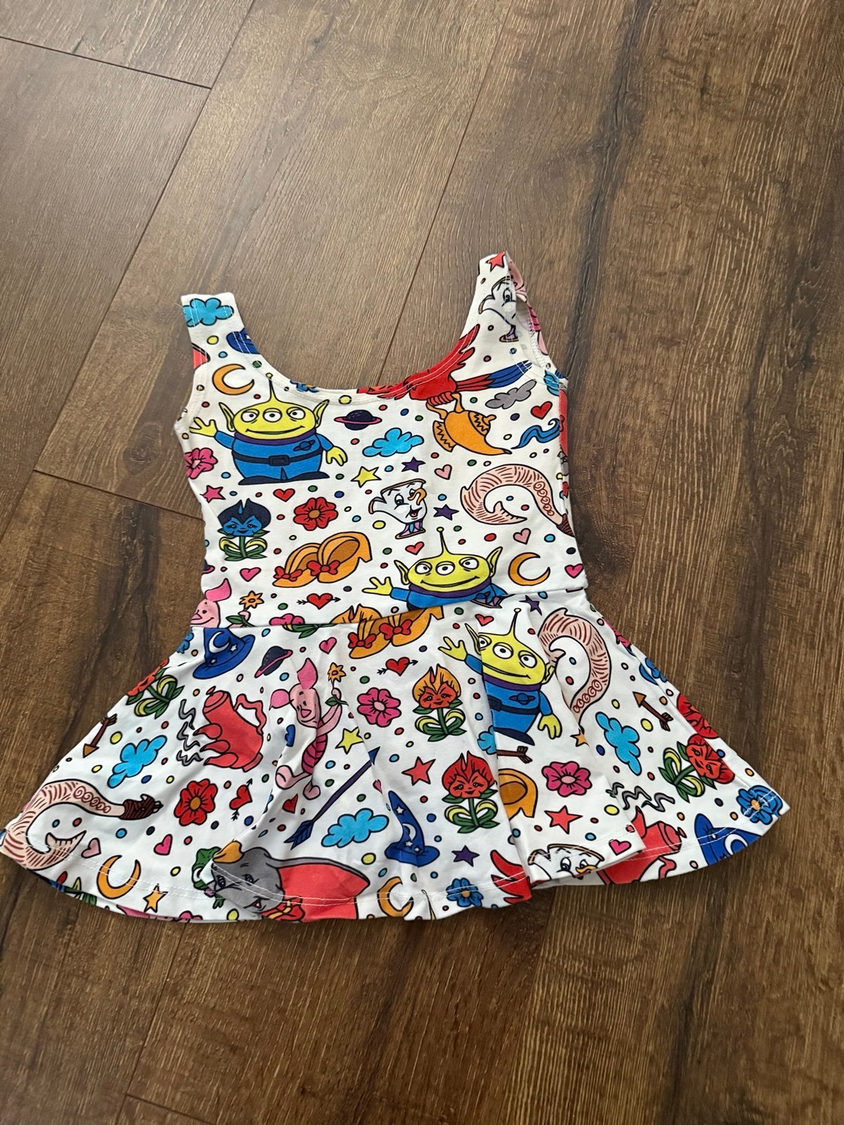 Disney wild Rich kid WRK Sz 2 Hollywood studios dress skirted Leo