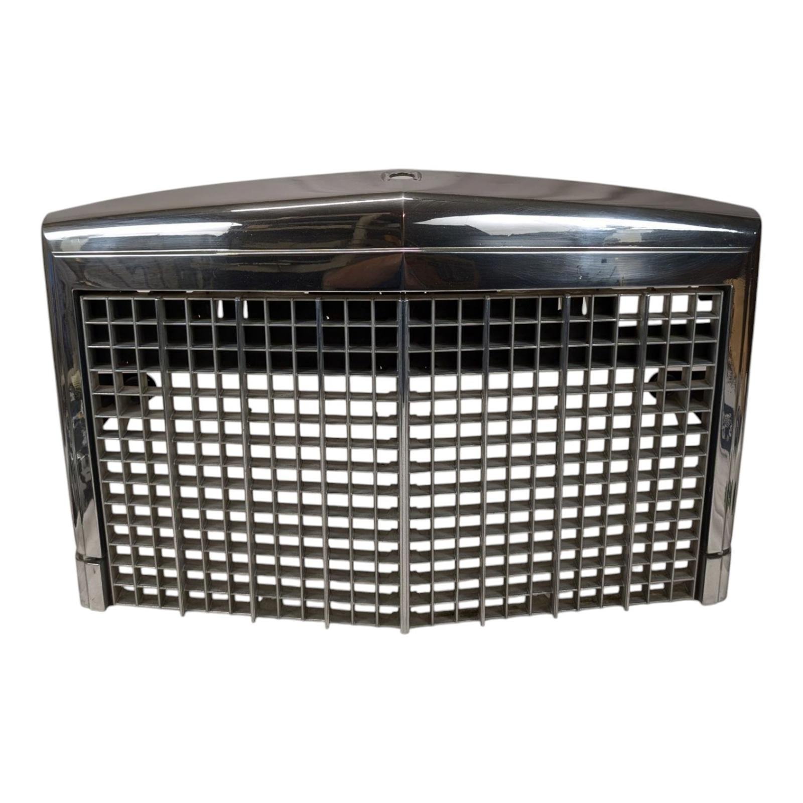 1985 1986 1987 Lincoln Town Car OEM Grille E5VB-8150 / E5VB-8150-AB