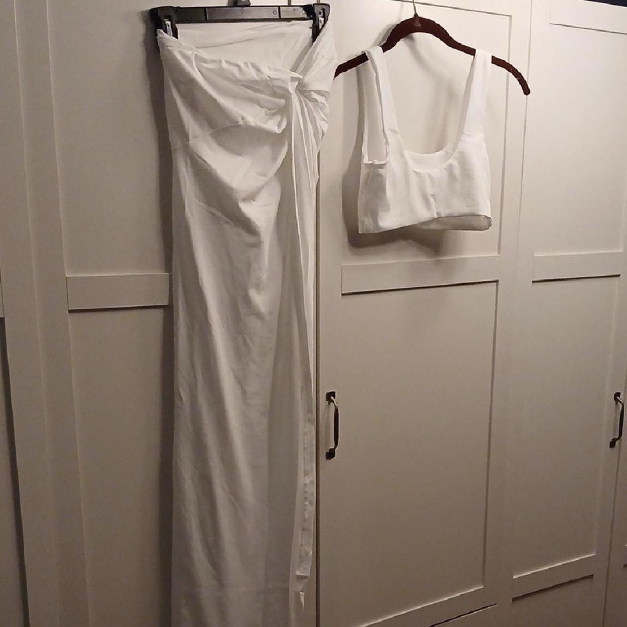 ELEGANT 2 PIECE WHITE CROP TOP SKIRT SET