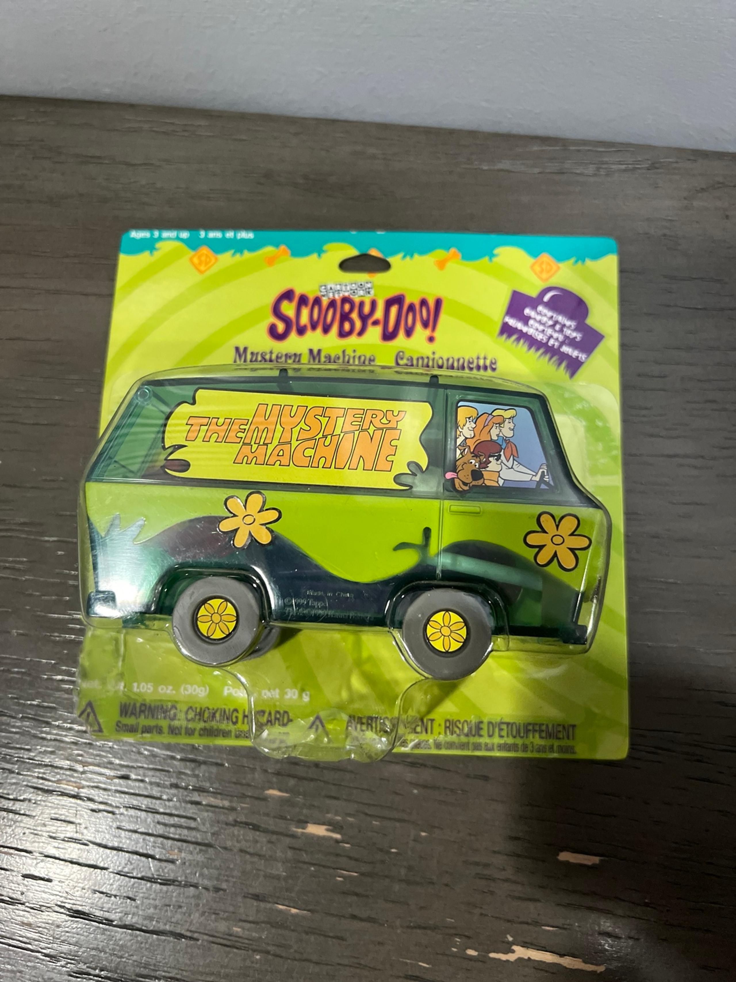 SCOOBY-DOO! MYSTERY MACHINE - CONTAINS CANDY & TOYS, TAPPER, 2001, NIB!