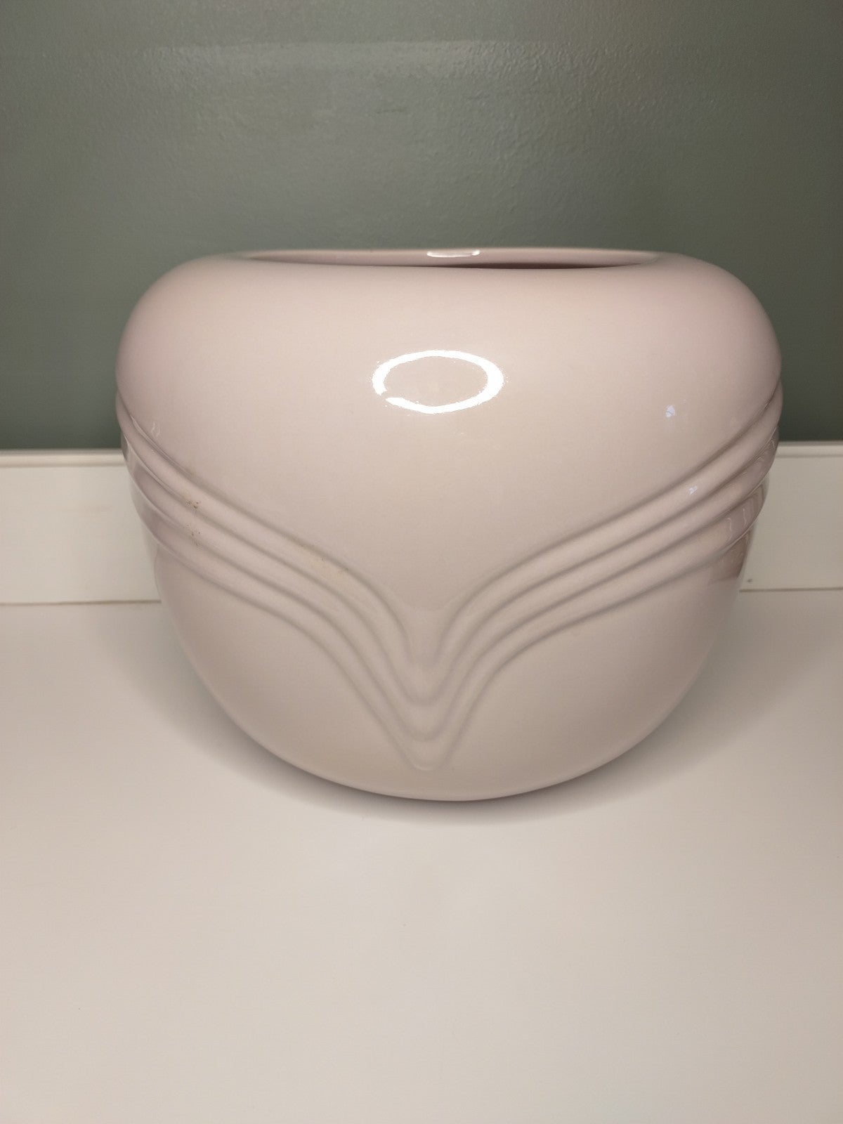 Vtg Pink Flower Pot -Heavy art deco style