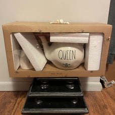 Rae Dunn QUEEN BEE Teapot Set