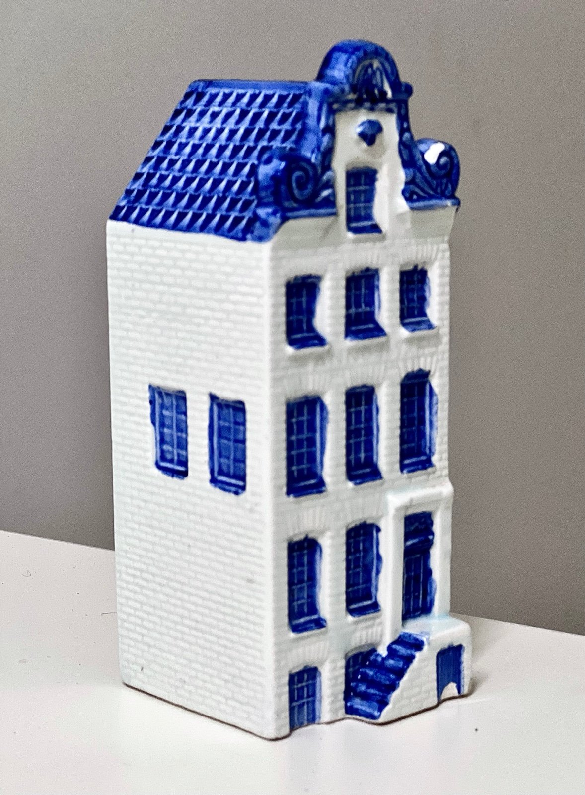 Vintage Blue White Ceramic Delftware Figural House Building Coin Bank