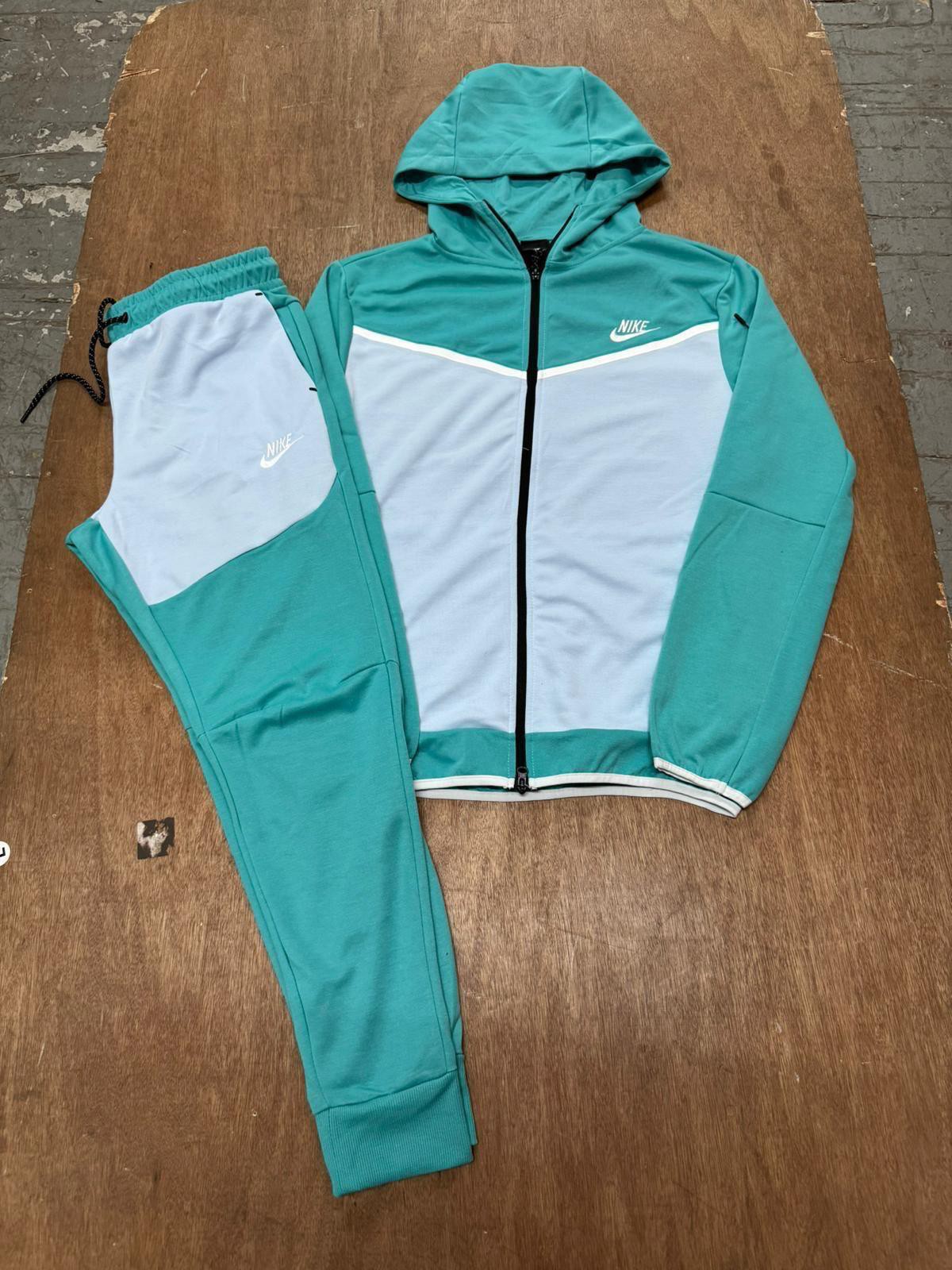 Nike Tech 3x