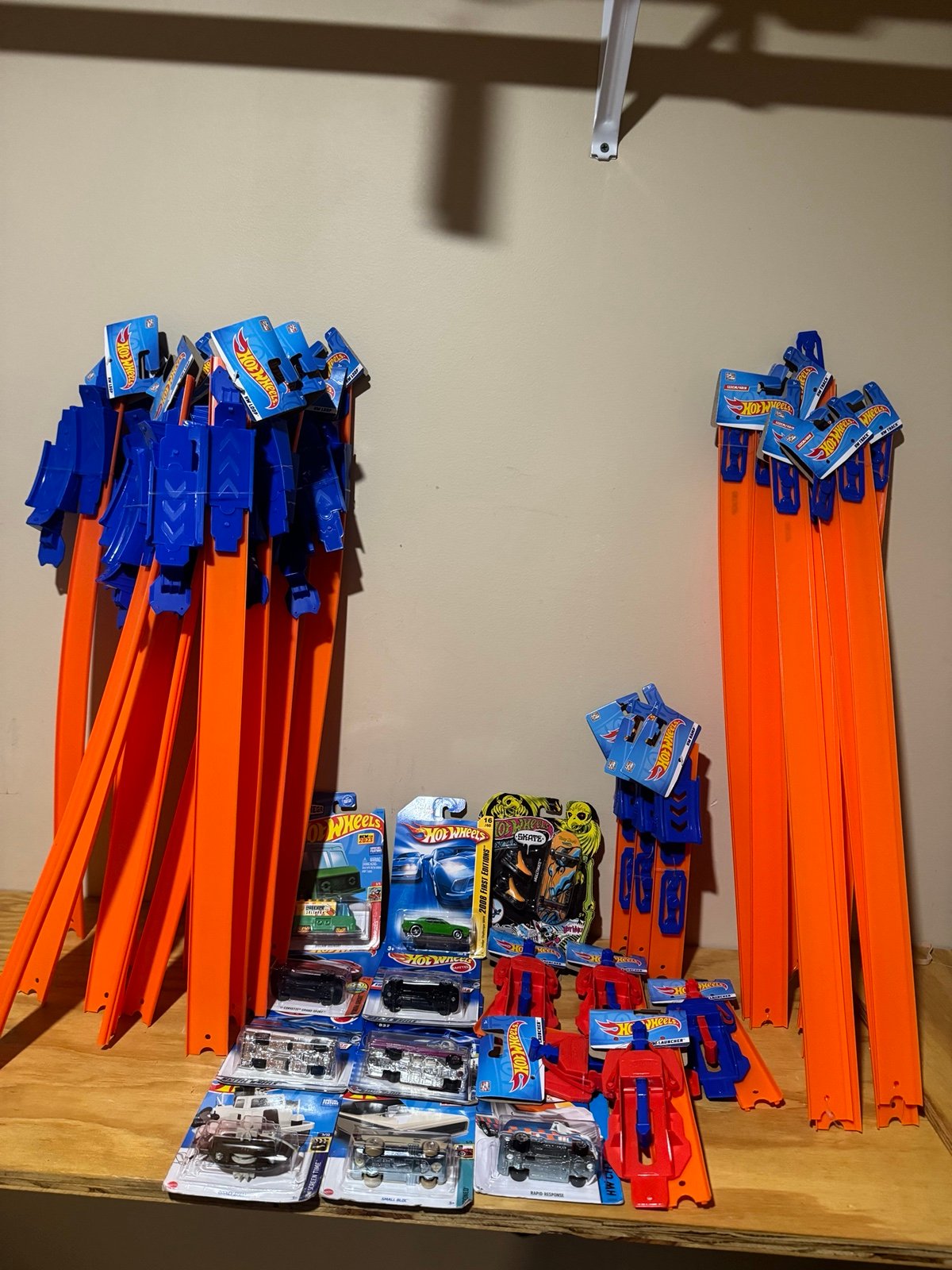 HUGE Hot Wheels Track and Car Lot 35 Total Pieces All NEW