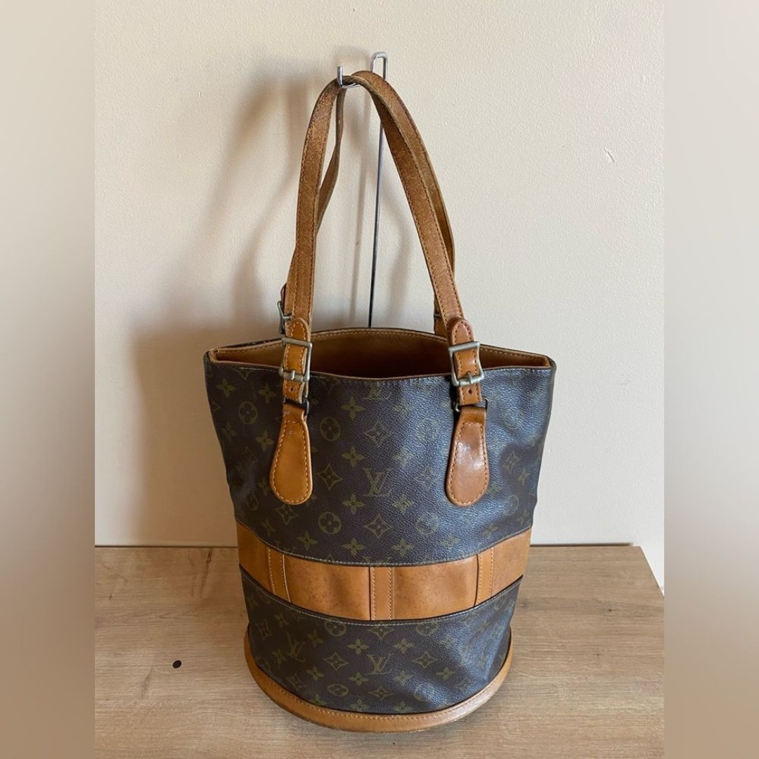Authentic Louis Vuitton bucket GM monogram