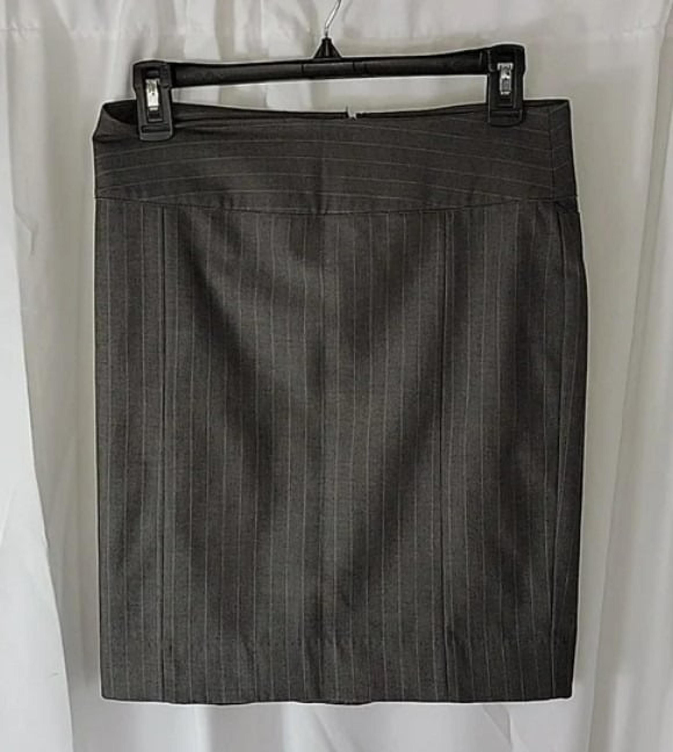 GAP Stretch Gray Pencil Skirt with Pin Stripes, Women's Size 2