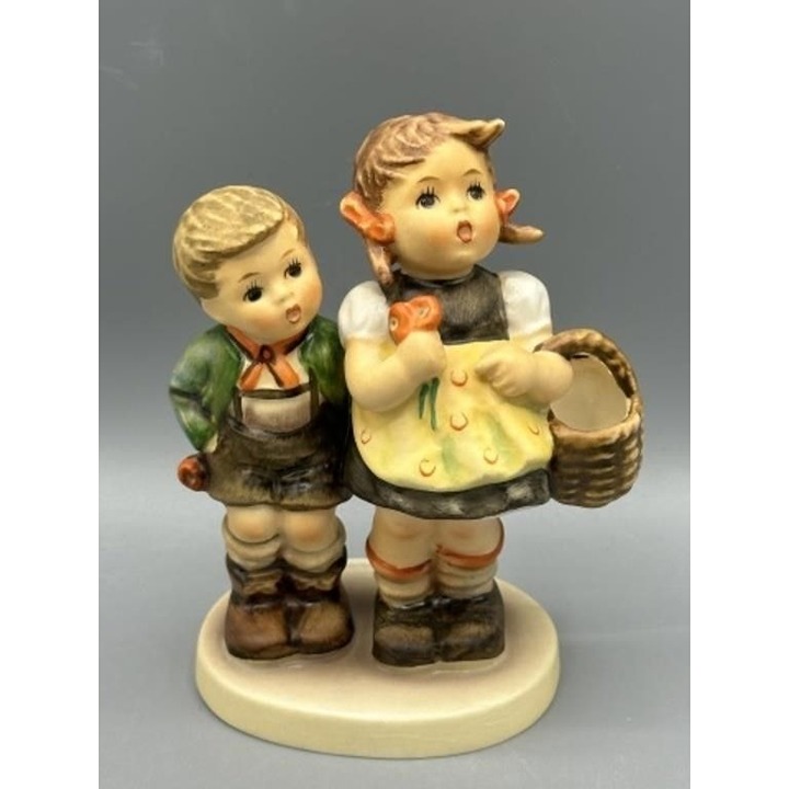 Hummel 49 3/0 To Market TMK 5 Figurine – Goebel, Vintage Collectible