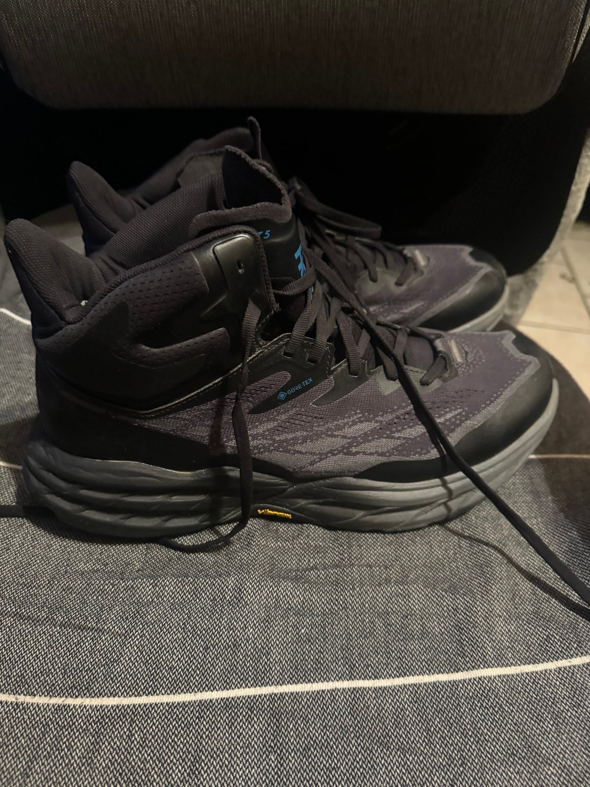Hoka speedgoat 5 mid gtx