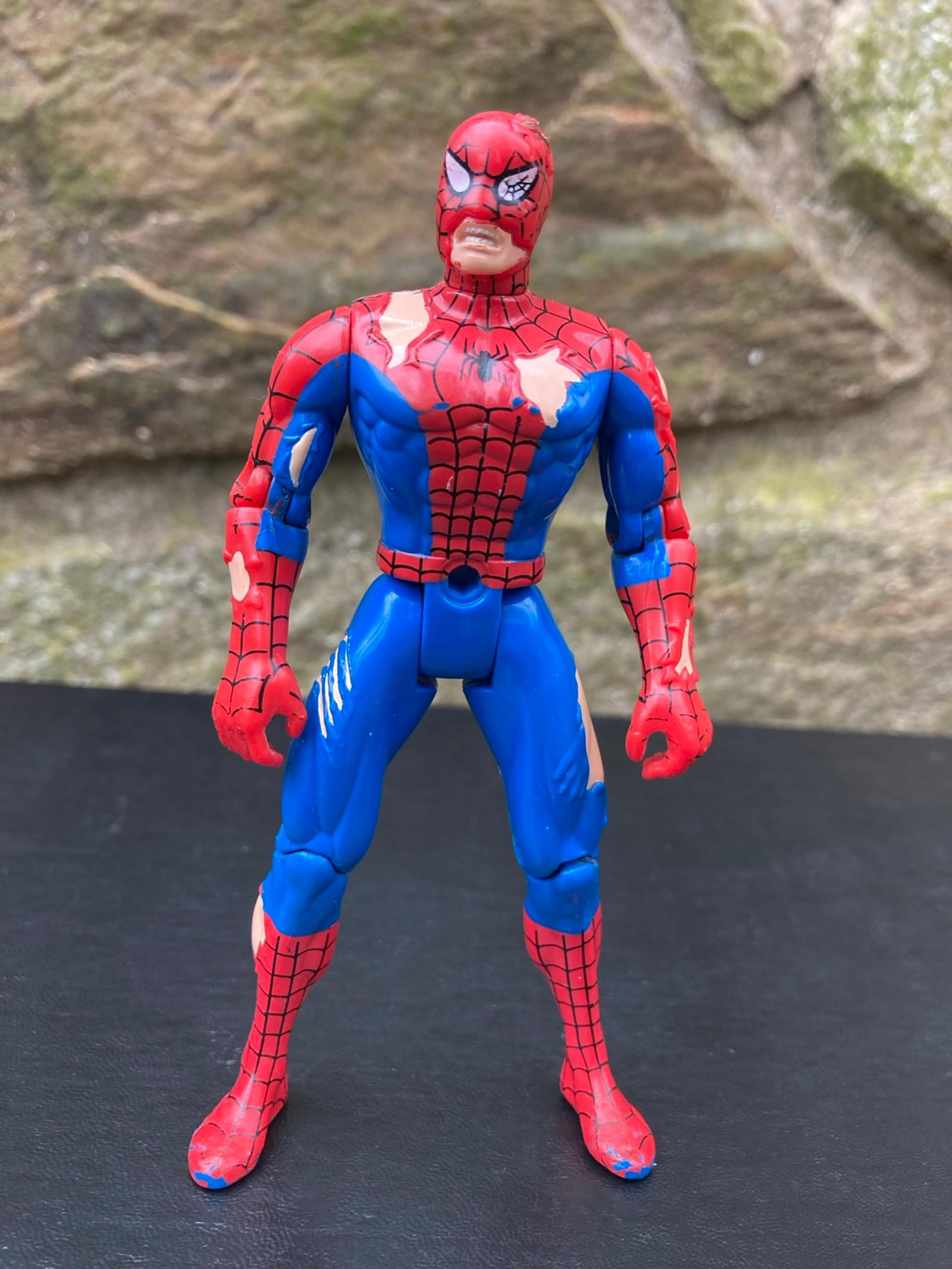 Vintage Toybiz Marvel Battle Ravaged Spider-Man Action Figure