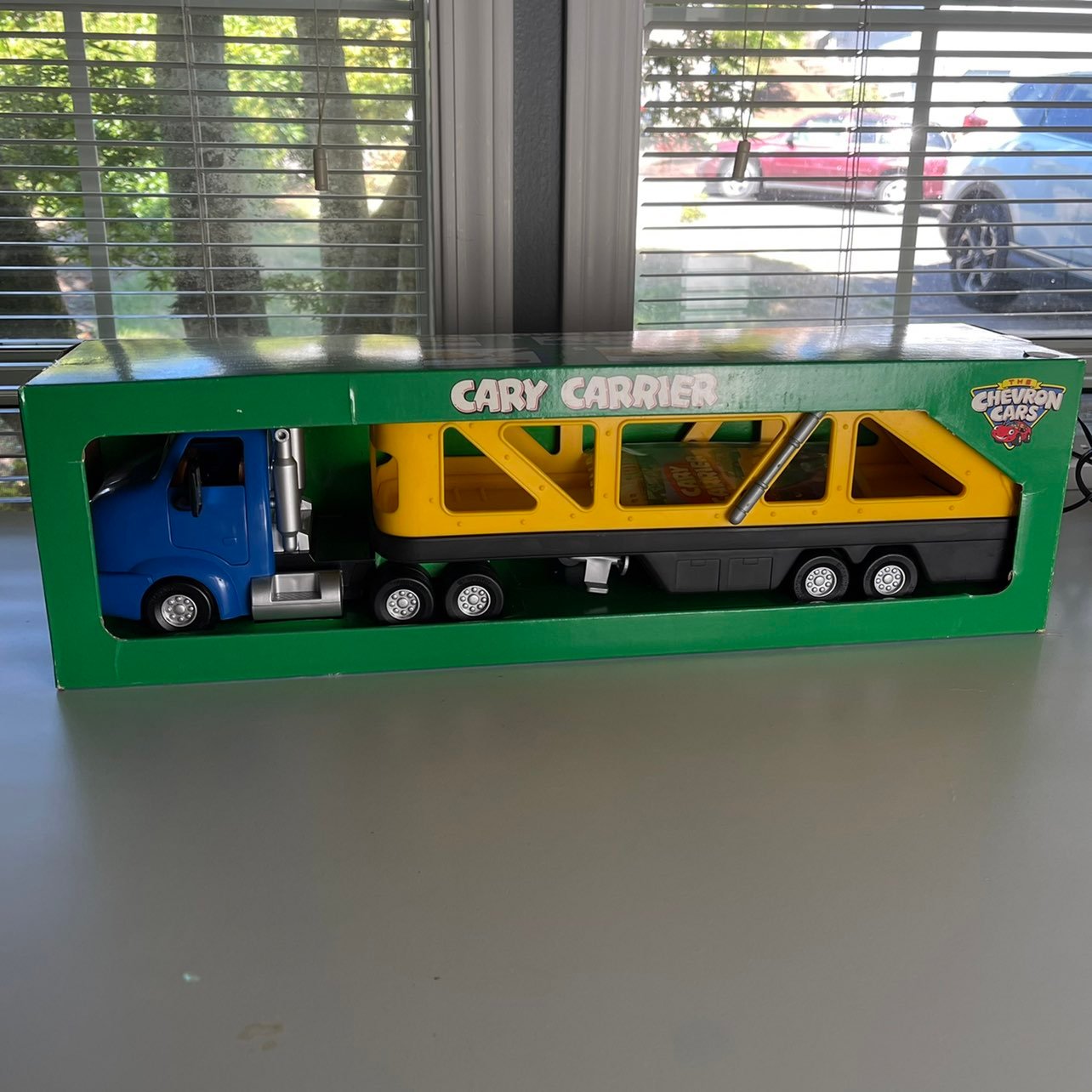 Vintage 1998 The Chevron Cars CARY CARRI