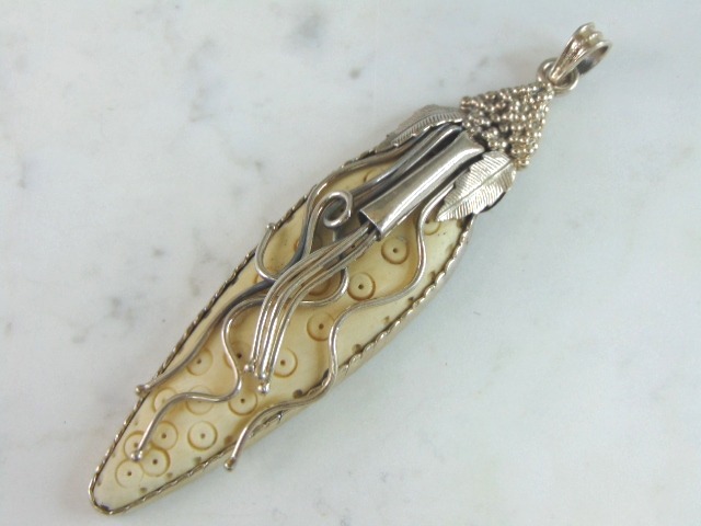 Womens Sterling Silver Modernist Bone Pendant E3149