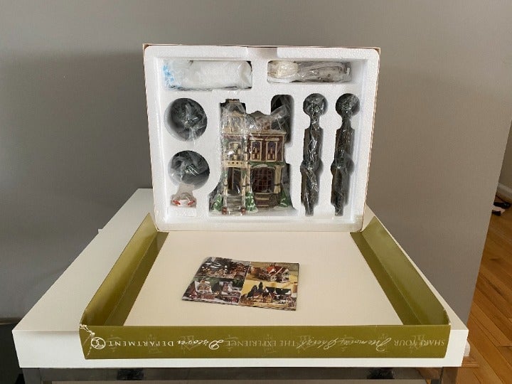 Dept 56 Chancery Corner Dickens' Village Christmas Gift Set NEW 1999 3D