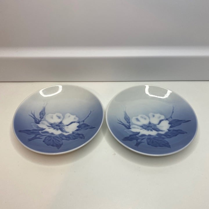 2Vintage Royal Copenhagen 'Wild Rose' Blue & White Floral Porcelain Trinket Dish