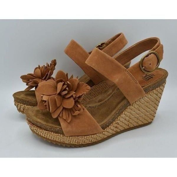 Sofft Womens Size 11 Cali Ginger Tan Suede Wedge Sandals Shoes