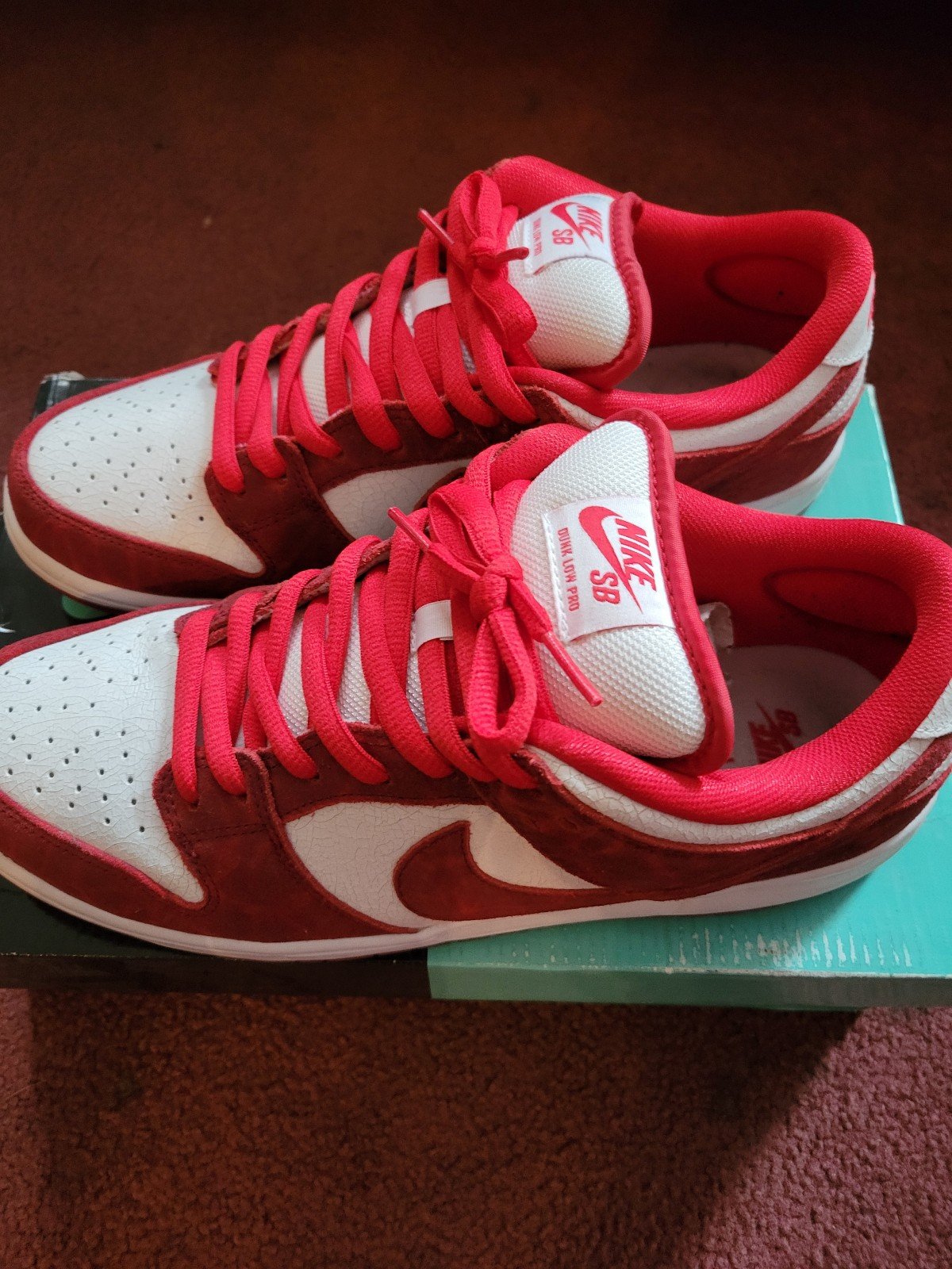 Nike Dunk Low SB Valentines Day