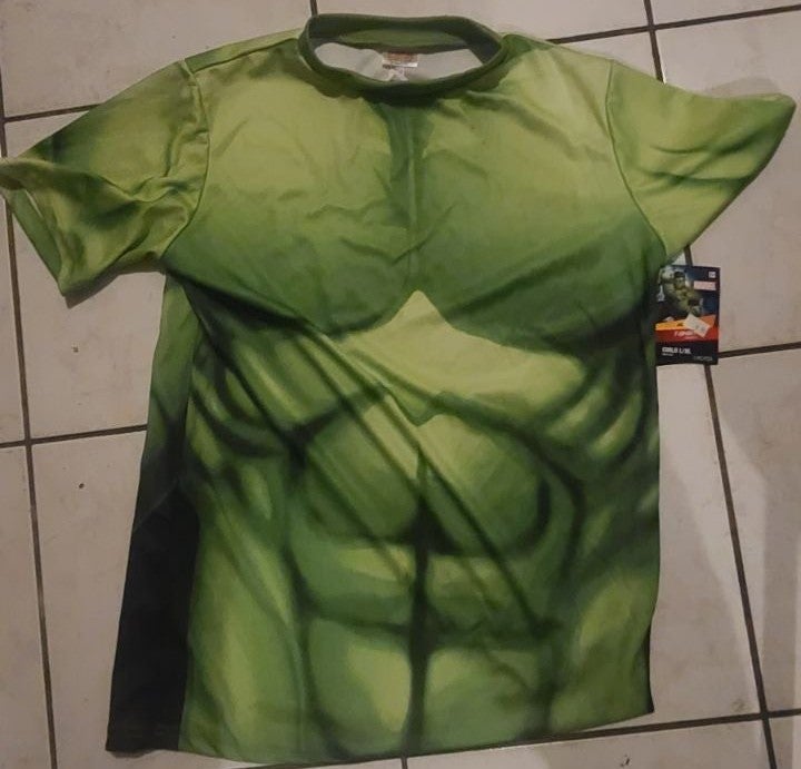 Lot of 6 hulk t shirts