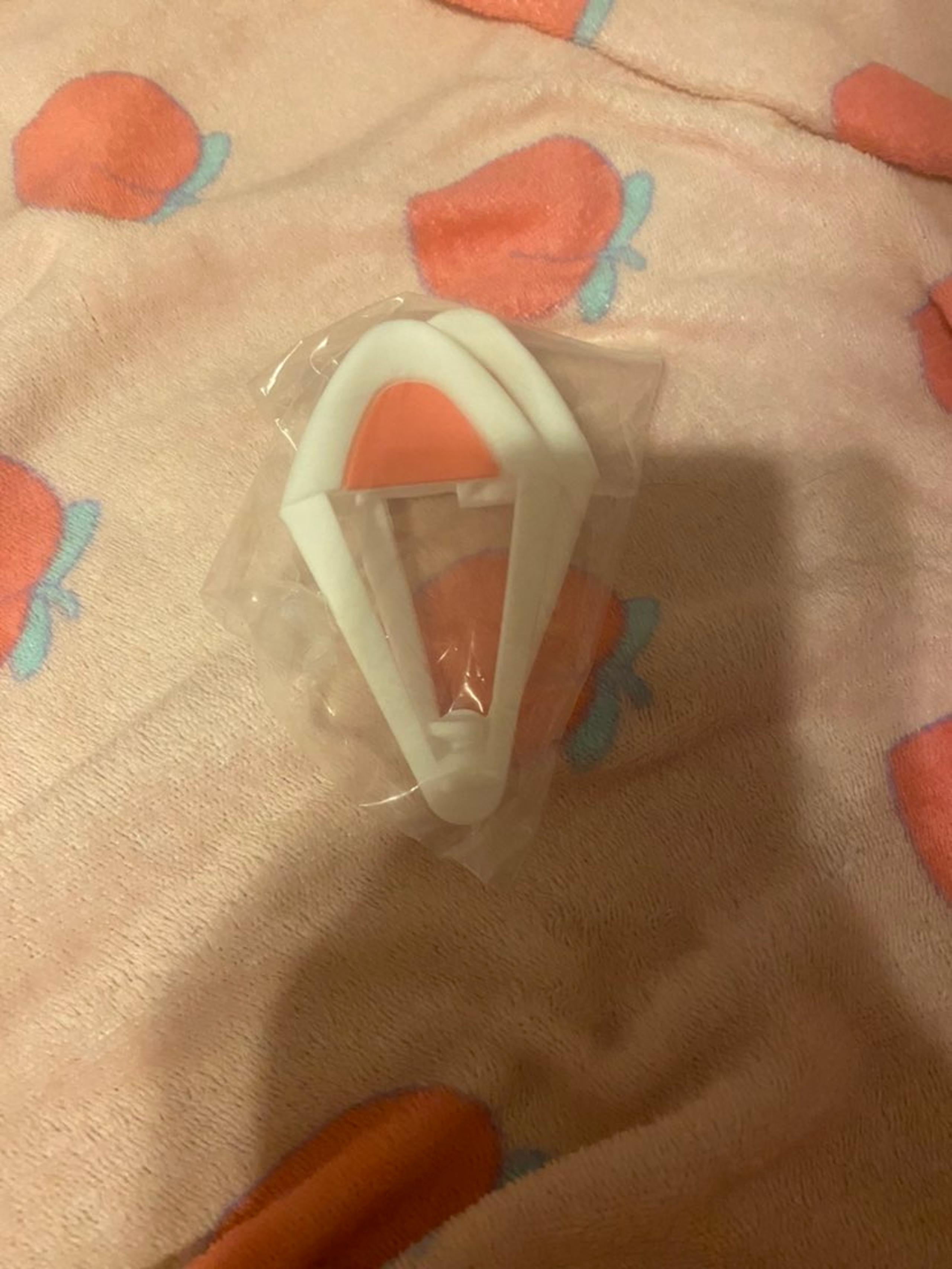 Headphone ears