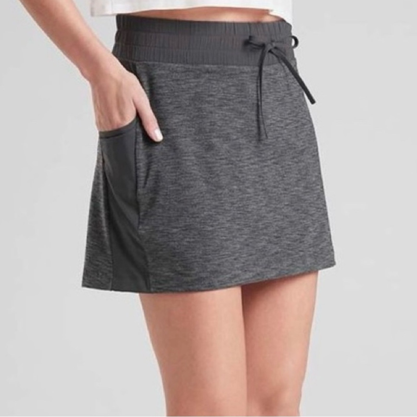 ATHLETA Gray Black Heather Excursion Hybrid Active Hiking Outdoor Skort Size M