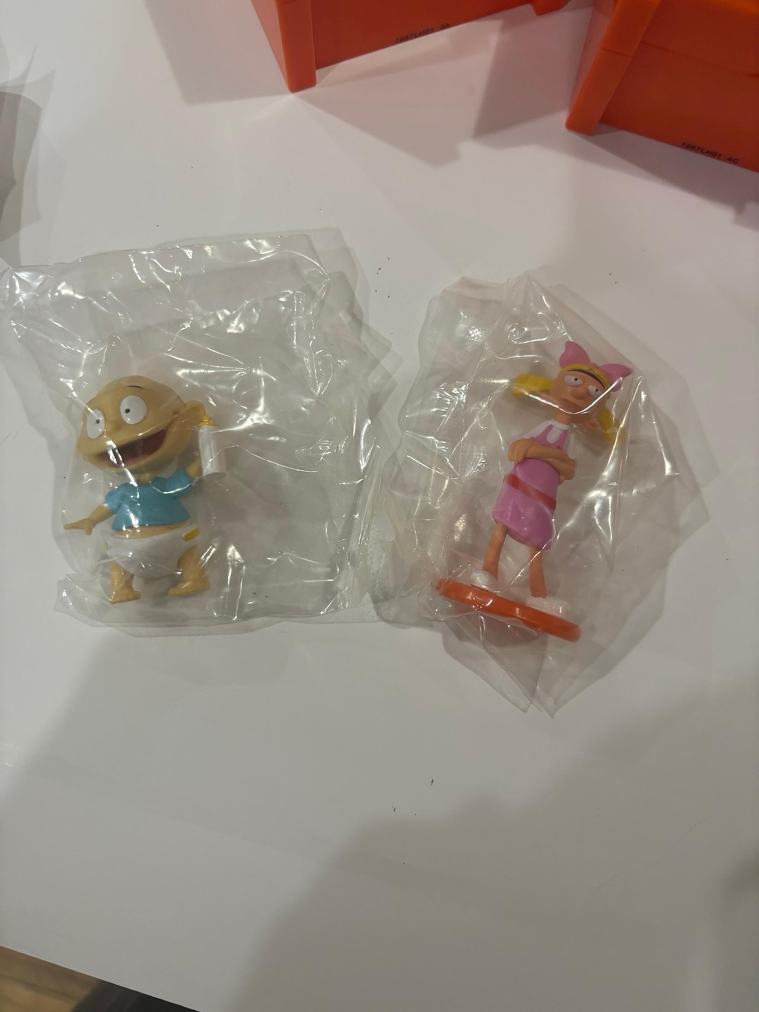 Nickelodeon Mini Figures Bundle – Tommy & Helga with Orange TV Boxes